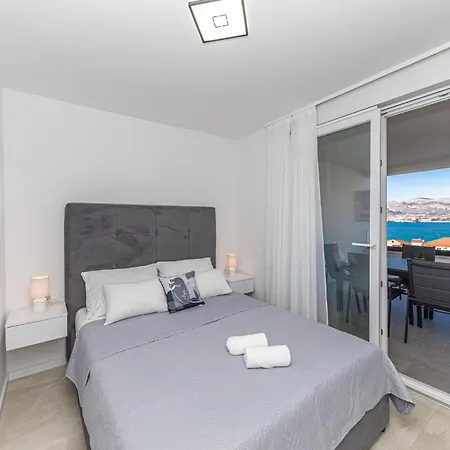 Lovely In Okrug Gornji Apartman Trogir