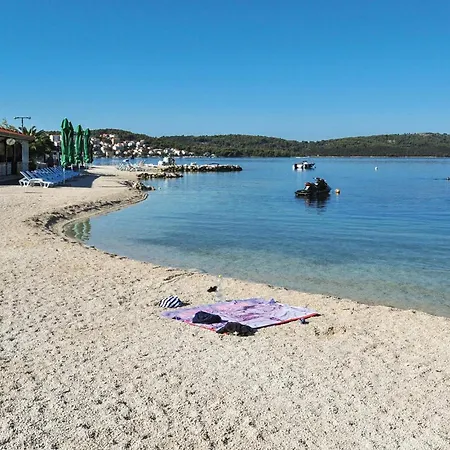 Lovely In Okrug Gornji דירה טרוגיר