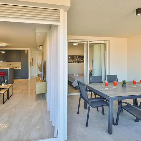 Lovely In Okrug Gornji *