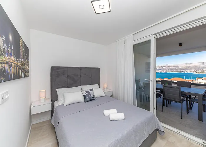 Lovely In Okrug Gornji Apartmán Trogir
