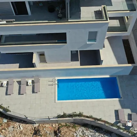 Apartmán Lovely In Okrug Gornji