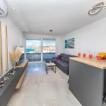 Awesome In Okrug Gornji With Wifi Apartment *