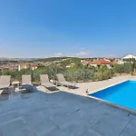 Apartment Awesome In Okrug Gornji With Wifi