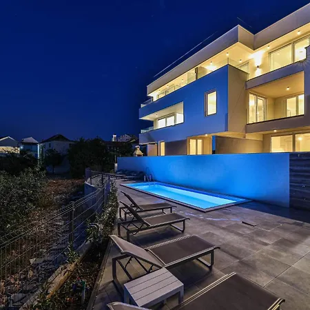 Awesome In Okrug Gornji With Wifi * Trogir